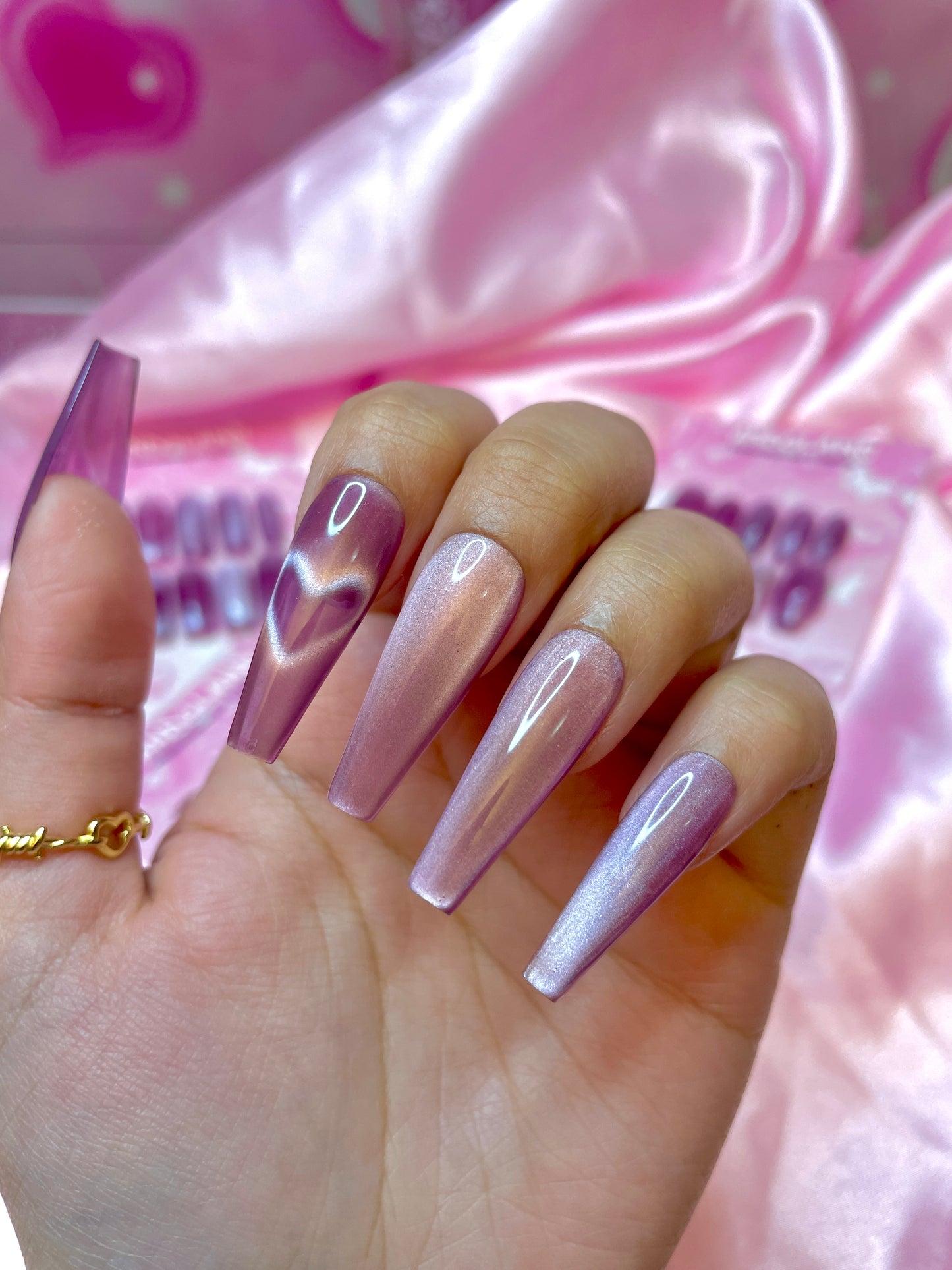 Viral Heart Cateye Nails - Extendo Length